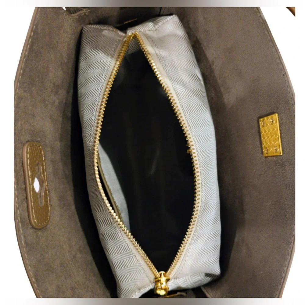 Taylor Essentials Pebbled Leather Structured Crossbody - Picture 5 of 5